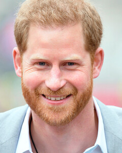 «Гарри был единственным, кто мог обмануть свою бабушку»: дворецкий вспоминает, как юный принц разыгрывал Елизавету II